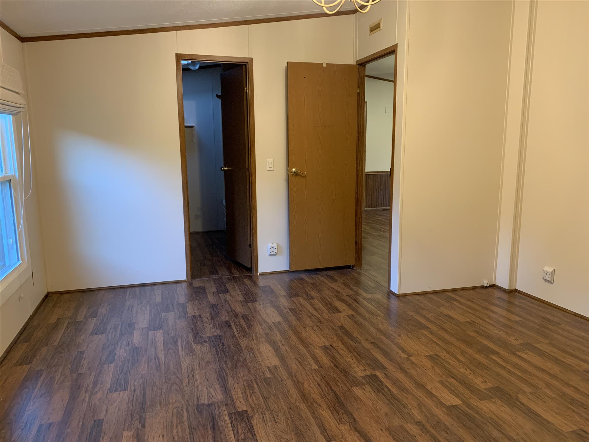 1034 Absher Branch Road Westmoreland, TN 37186 - Photo 3 of 27 Nice Sized Master