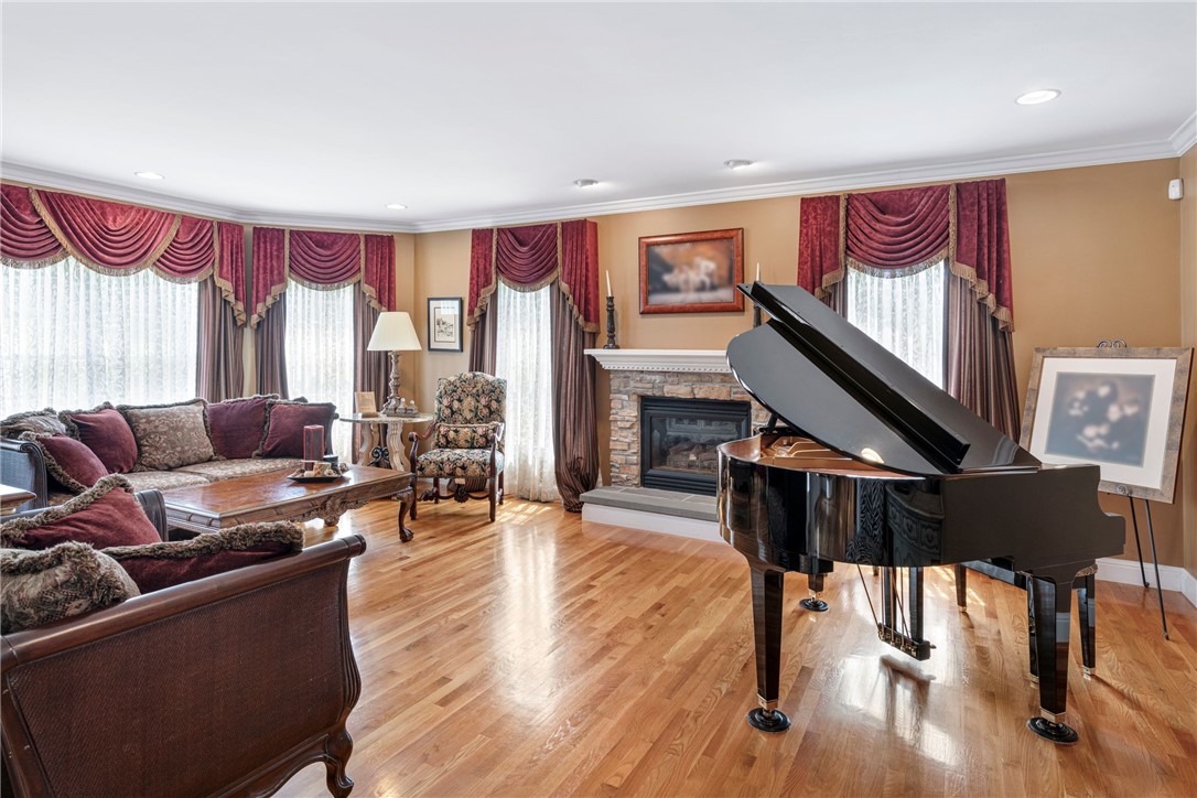 81 Crest Drive Cranston, RI 02921 - Photo 14 of 50