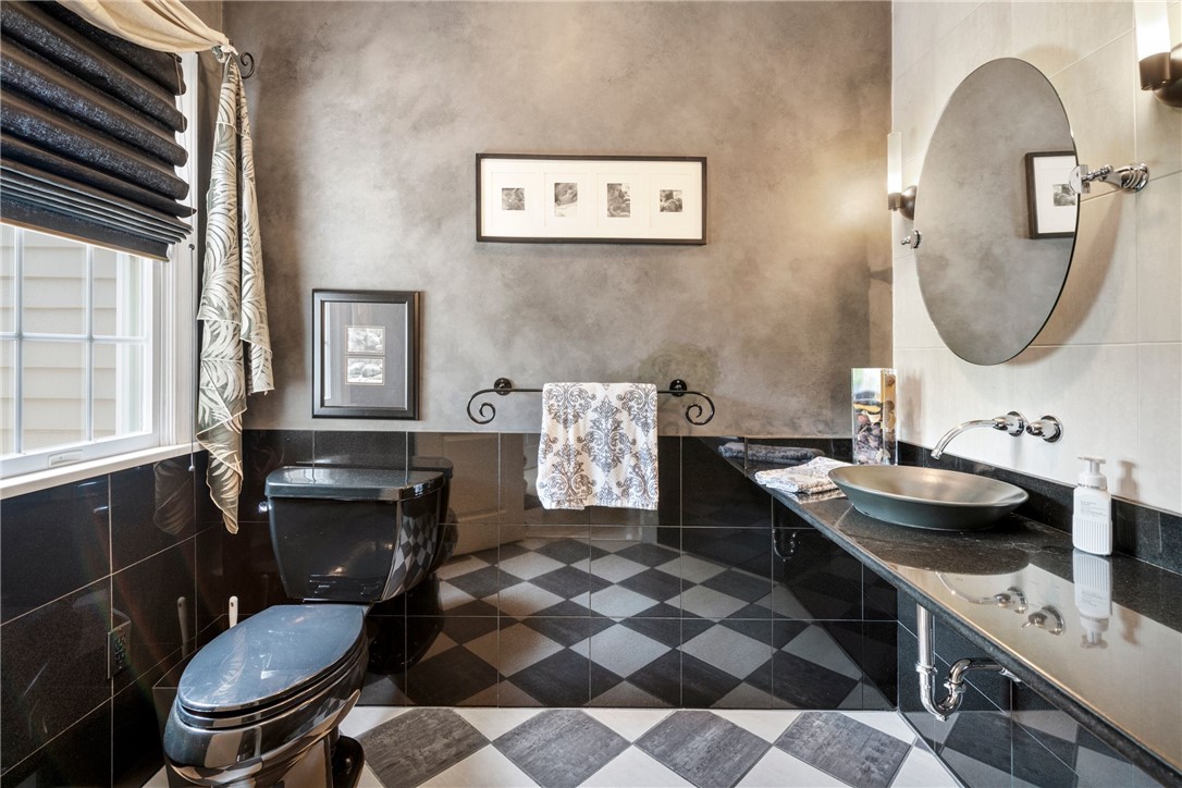 81 Crest Drive Cranston, RI 02921 - Photo 19 of 50