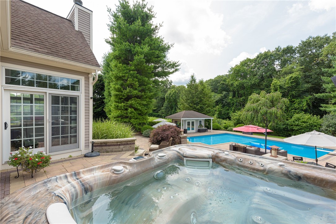 81 Crest Drive Cranston, RI 02921 - Photo 34 of 50