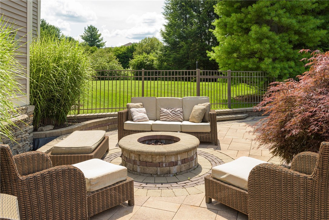 81 Crest Drive Cranston, RI 02921 - Photo 36 of 50