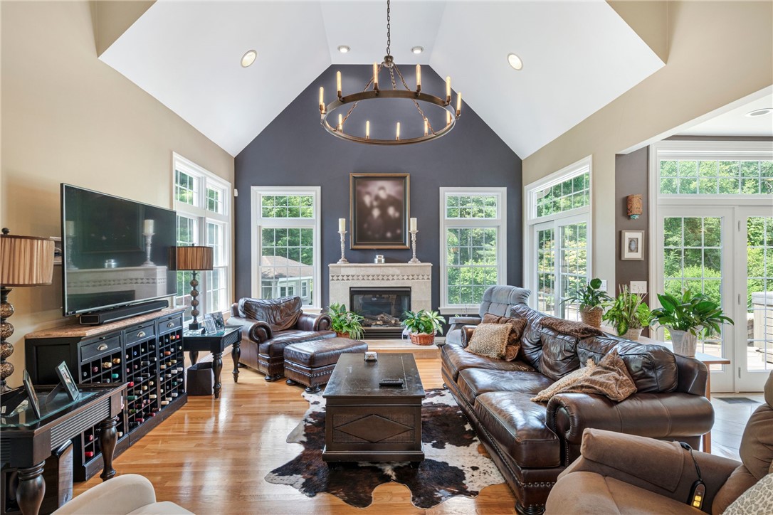 81 Crest Drive Cranston, RI 02921 - Photo 5 of 50