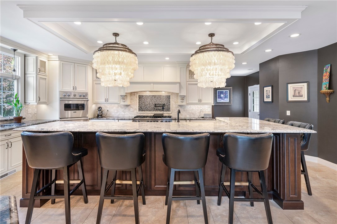 81 Crest Drive Cranston, RI 02921 - Photo 9 of 50