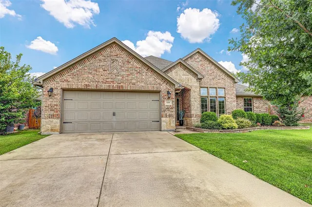 $2,500 | 1116 Little John Drive, Saginaw, TX 76179