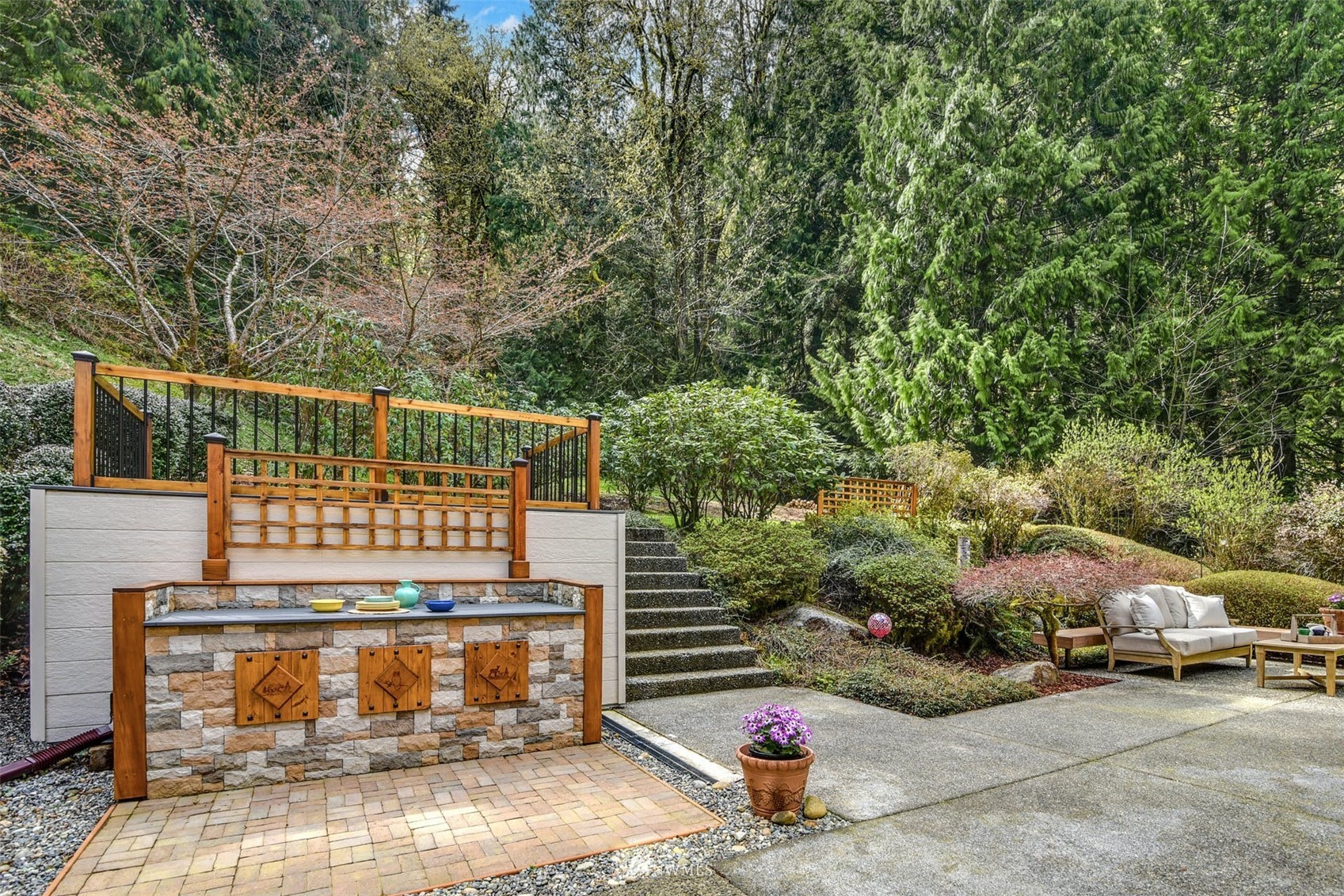 1160 Ridgewood Place Southwest Issaquah, WA 98027 - Photo 32 of 39 a view of house with outdoor space