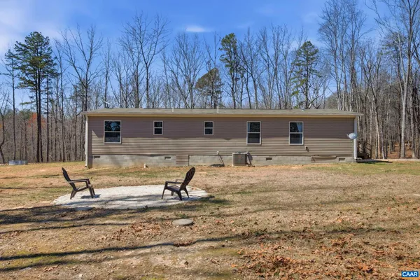 $372,700 | 215 Bunnys Trail, Louisa, VA 23093
