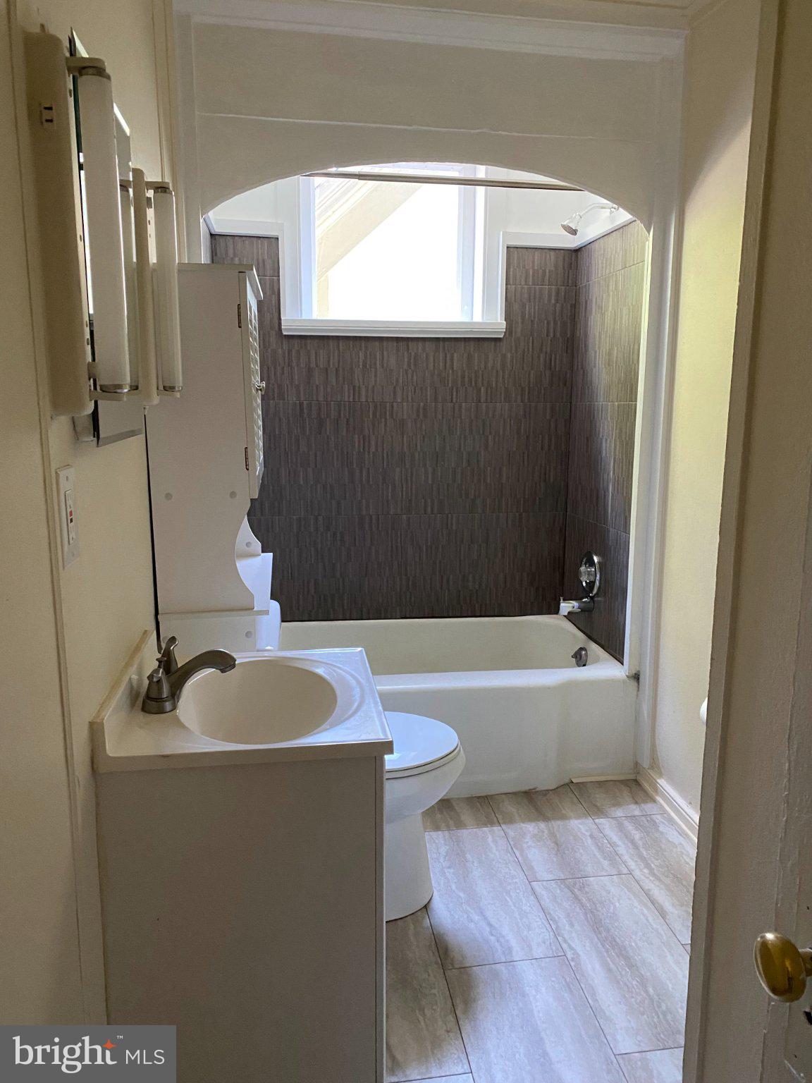 13 Bridge Street, Unit 2 Stockton, NJ 08559 - Photo 6 of 7 Charming bathroom with modern touches.