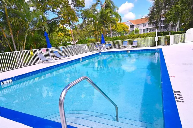 $319,900 | 850 South Tamiami Trail, Unit 822, Sarasota, FL 34236