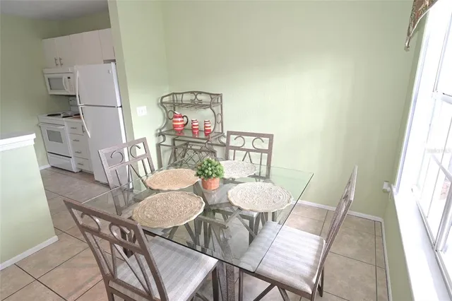 $319,900 | 850 South Tamiami Trail, Unit 822, Sarasota, FL 34236