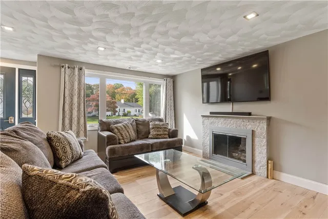 $579,900 | 151 Wethersfield Drive, Warwick, RI 02886