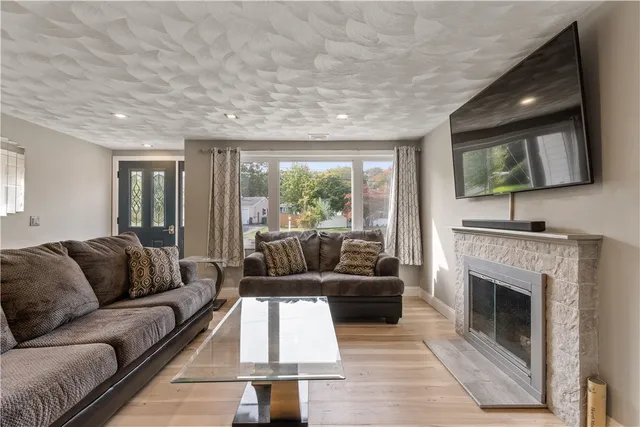 $579,900 | 151 Wethersfield Drive, Warwick, RI 02886