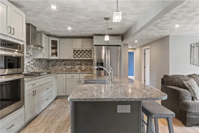 $579,900 | 151 Wethersfield Drive, Warwick, RI 02886