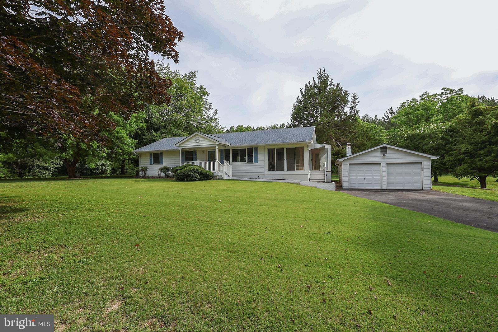 48146 Mallard View Lane St. Inigoes, MD 20684 - Photo 7 of 46 Charming home on lush green grounds.