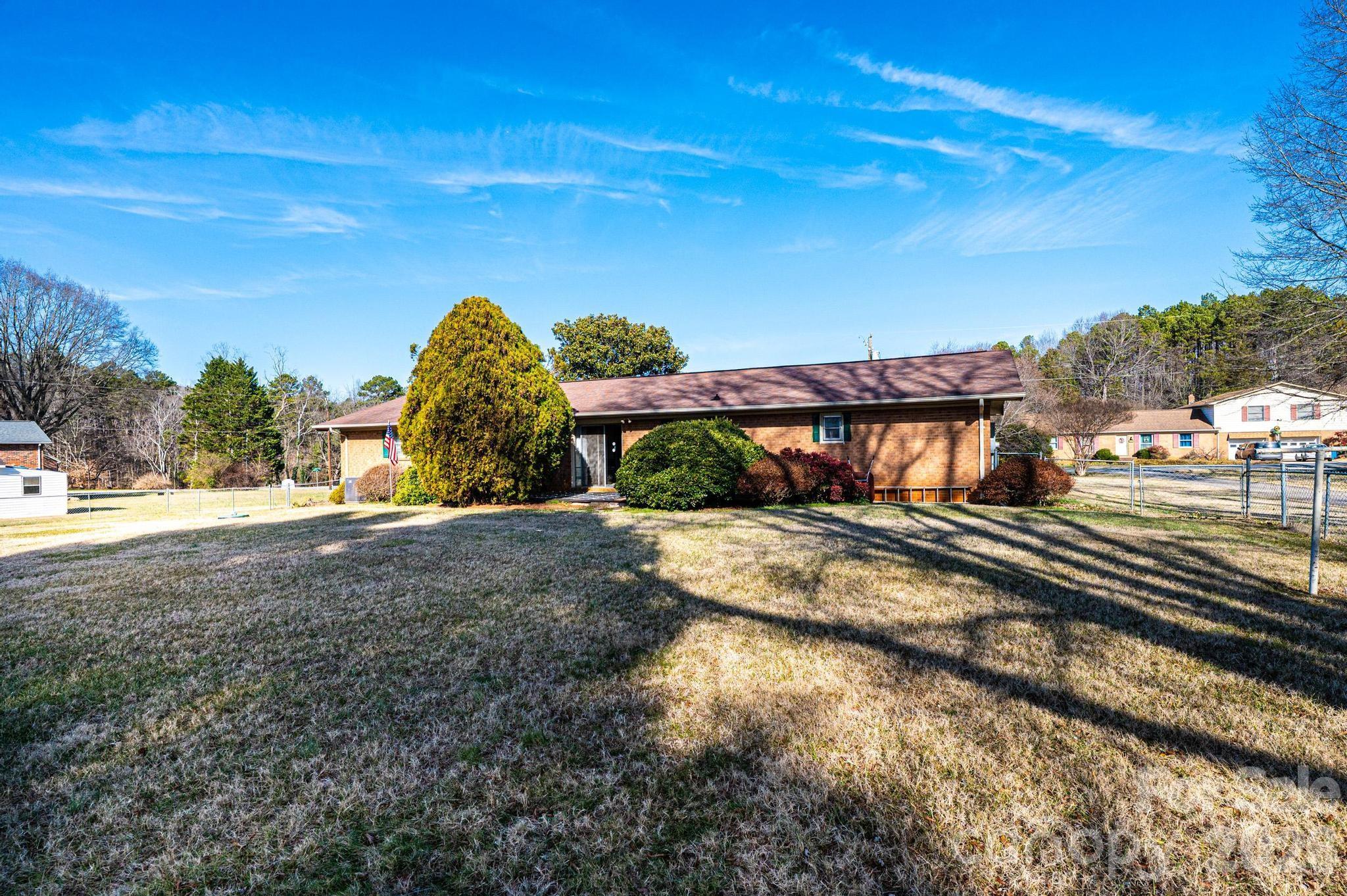 2347 Plainfield Drive Conover, NC 28613 - Photo 11 of 47