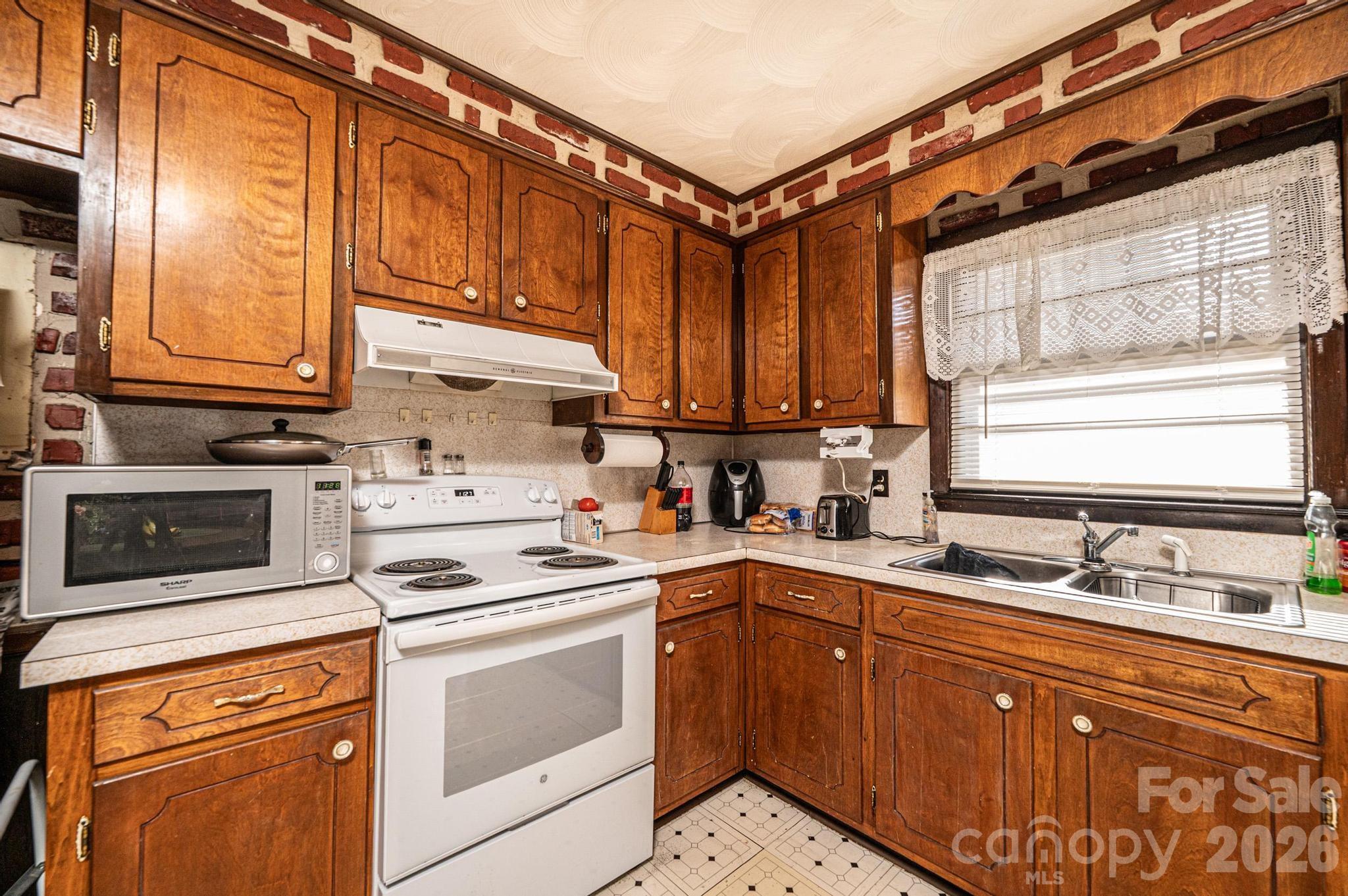 2347 Plainfield Drive Conover, NC 28613 - Photo 21 of 47