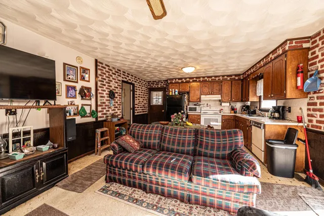 $300,000 | 2347 Plainfield Drive, Conover, NC 28613