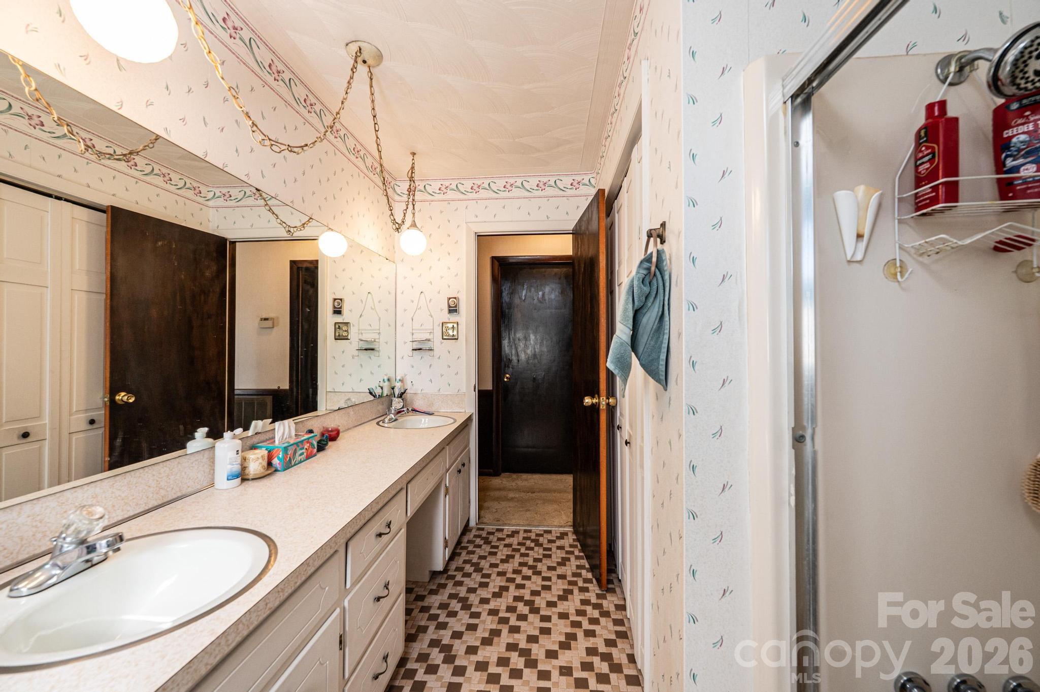 2347 Plainfield Drive Conover, NC 28613 - Photo 29 of 47