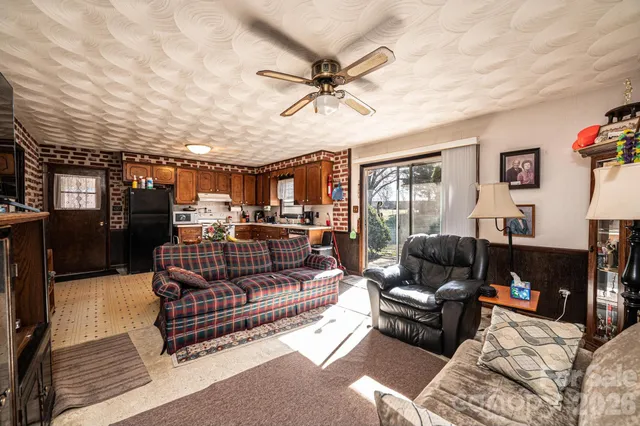 $300,000 | 2347 Plainfield Drive, Conover, NC 28613