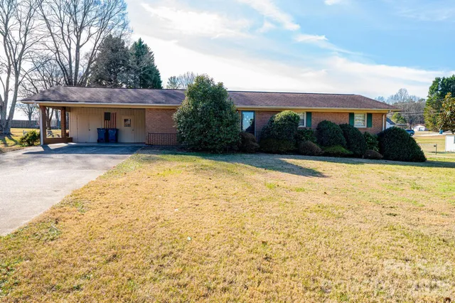 $300,000 | 2347 Plainfield Drive, Conover, NC 28613