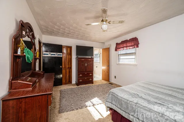 $300,000 | 2347 Plainfield Drive, Conover, NC 28613