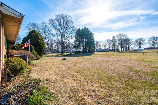 $300,000 | 2347 Plainfield Drive, Conover, NC 28613