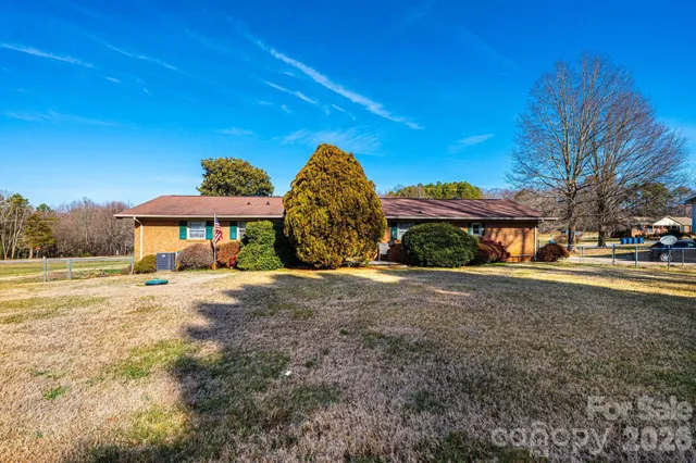 $300,000 | 2347 Plainfield Drive, Conover, NC 28613