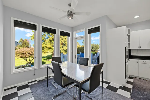 $635,000 | 1 Calais Court, Oakwood Hills, IL 60013