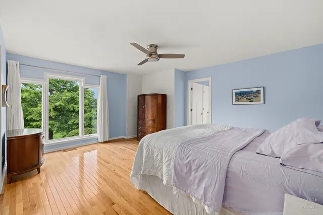 $635,000 | 1 Calais Court, Oakwood Hills, IL 60013