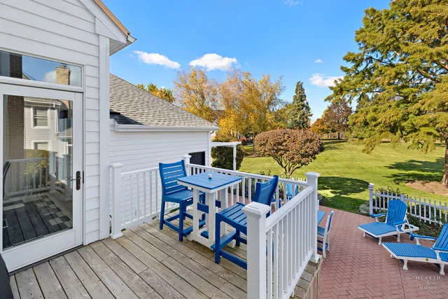 $635,000 | 1 Calais Court, Oakwood Hills, IL 60013