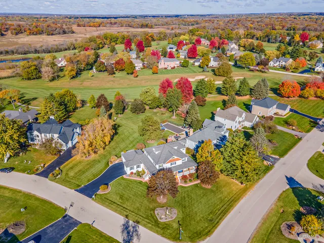 $635,000 | 1 Calais Court, Oakwood Hills, IL 60013