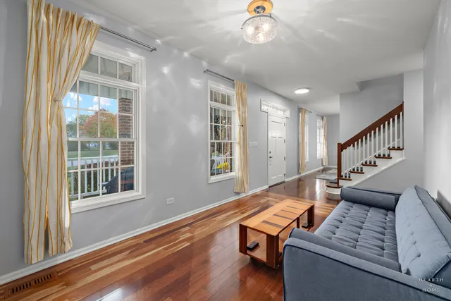 $635,000 | 1 Calais Court, Oakwood Hills, IL 60013