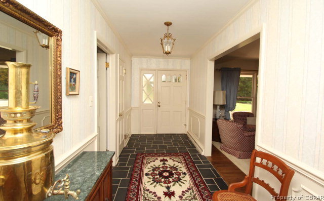 606 Rio Vista Weems, VA 22576 - Photo 3 of 28 Foyer