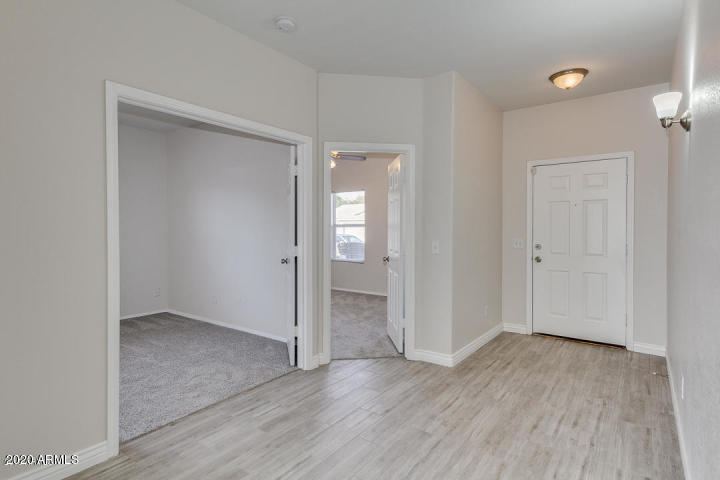 7135 West Zak Road Phoenix, AZ 85043 - Photo 5 of 33 Zak 5