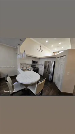 $3,250 | 672 Southwest 158th Terrace, Unit 672, Pembroke Pines, FL 33027