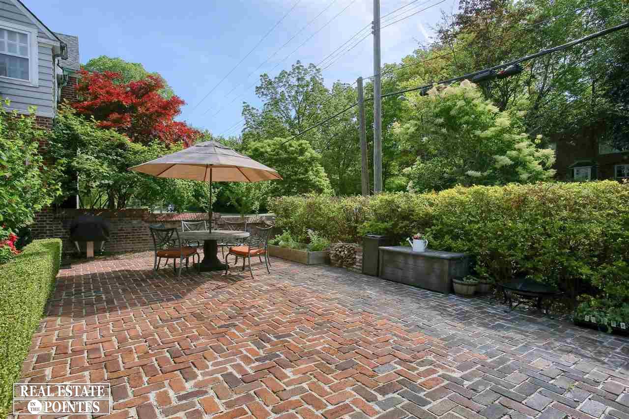 253 Lewiston Road Grosse Pointe Farms, MI 48236 - Photo 4 of 41