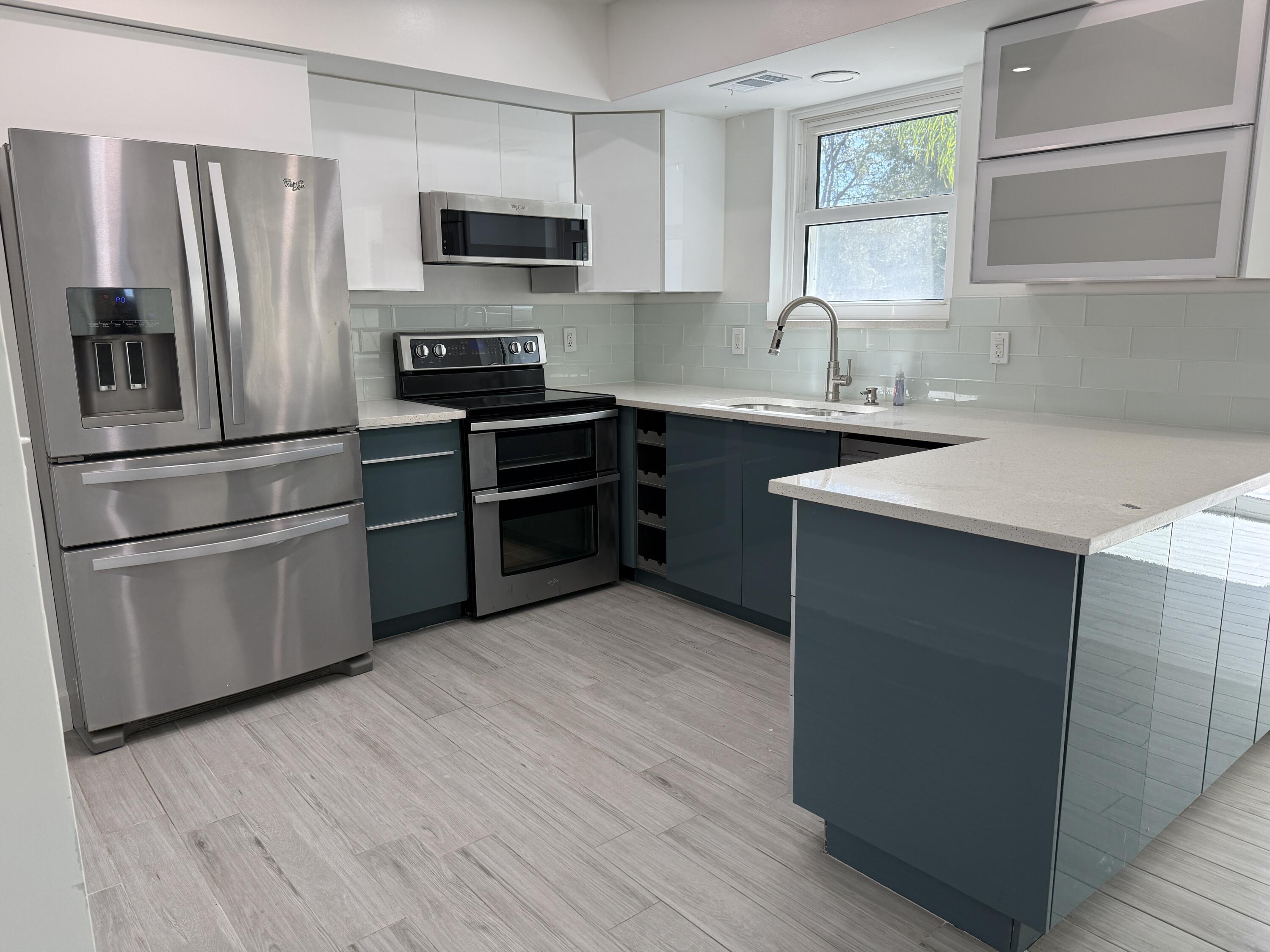 16 Ridgewood Circle Tequesta, FL 33469 - Photo 7 of 25 Kitchen