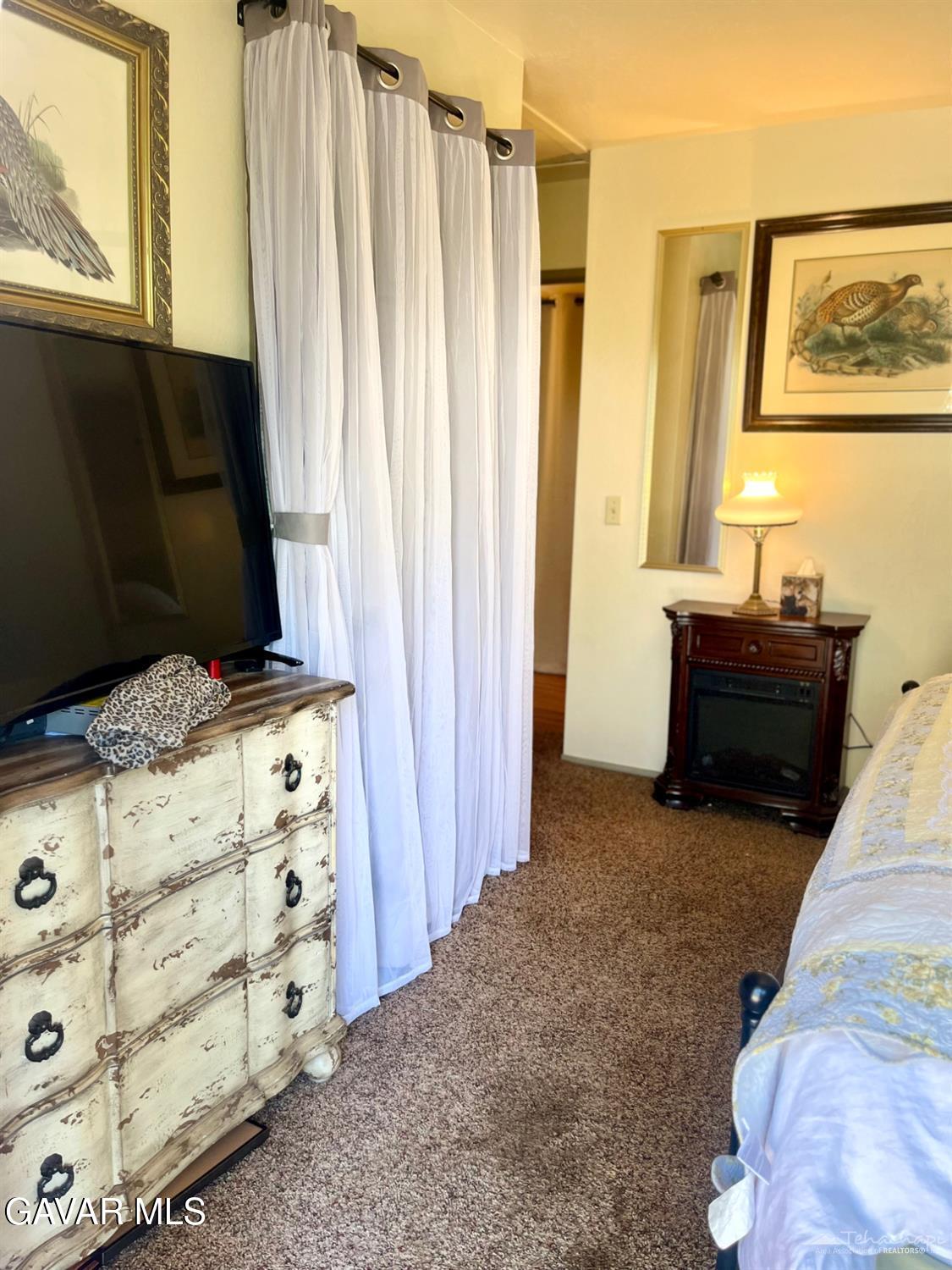 29901 Skyline Drive Tehachapi, CA 93561 - Photo 21 of 45 master bed sky 4