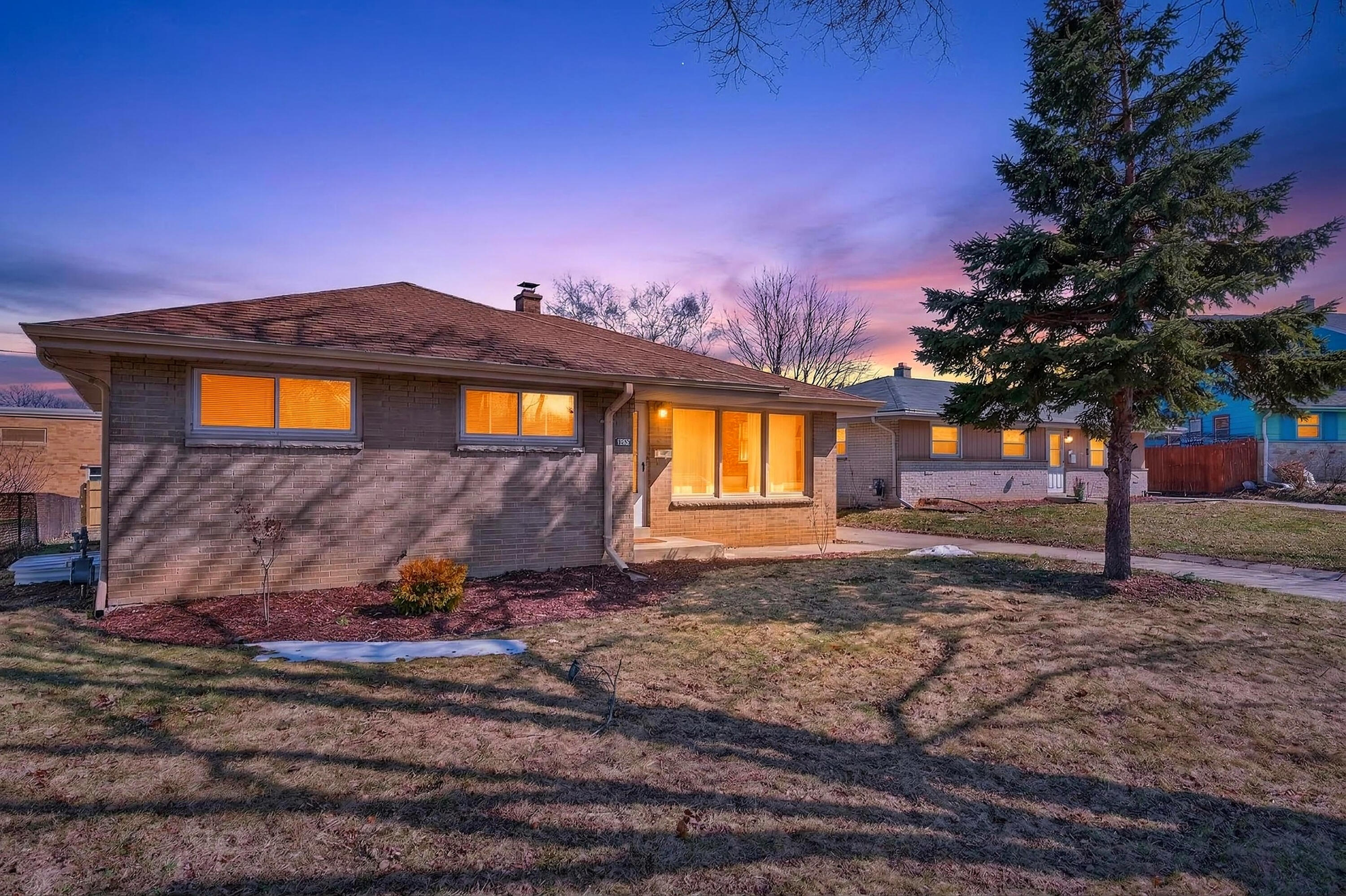 4648 South 14th Street Milwaukee, WI 53221 - Photo 1 of 30 Welcome Home!