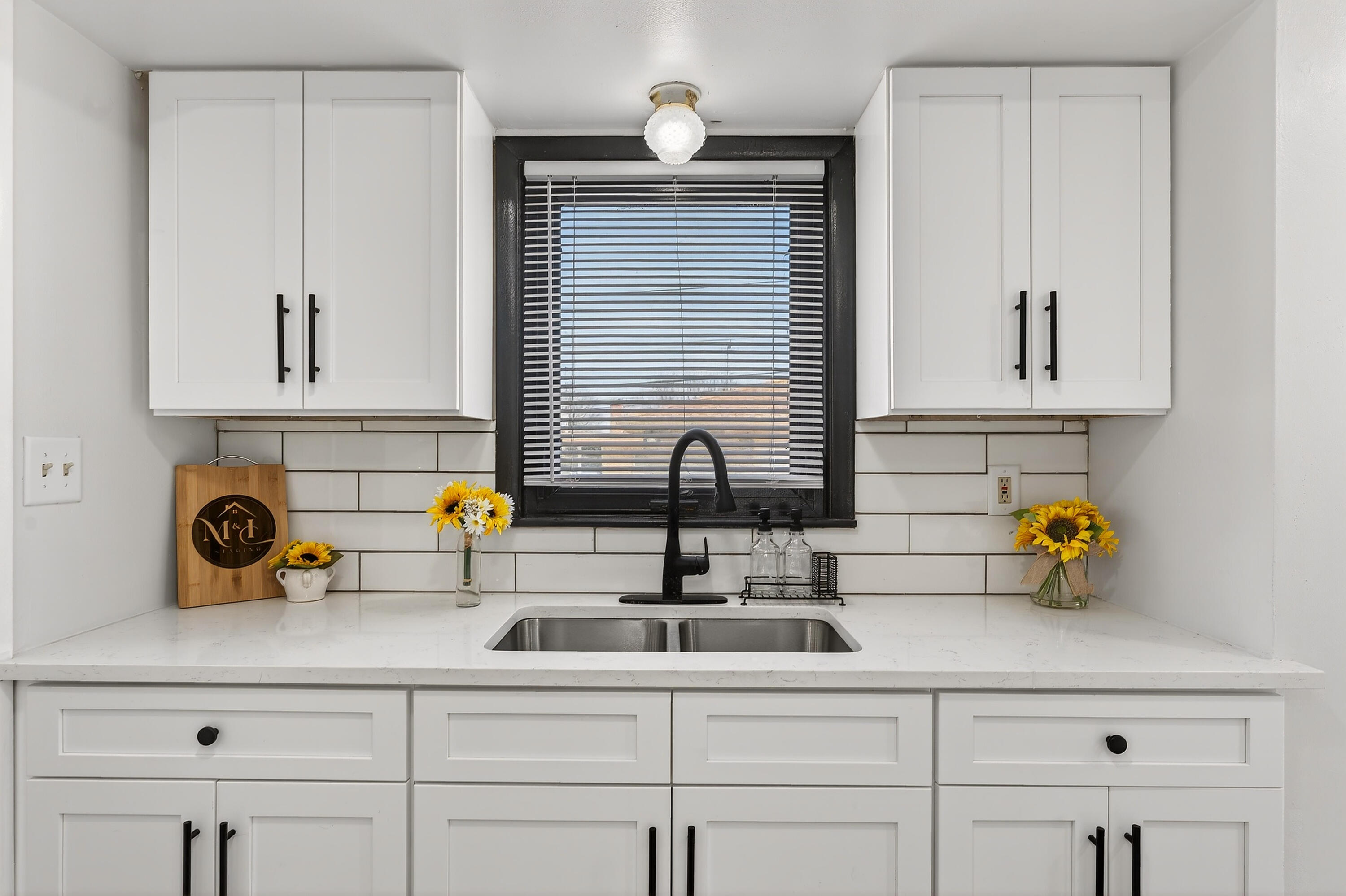 4648 South 14th Street Milwaukee, WI 53221 - Photo 11 of 30 Kitchen