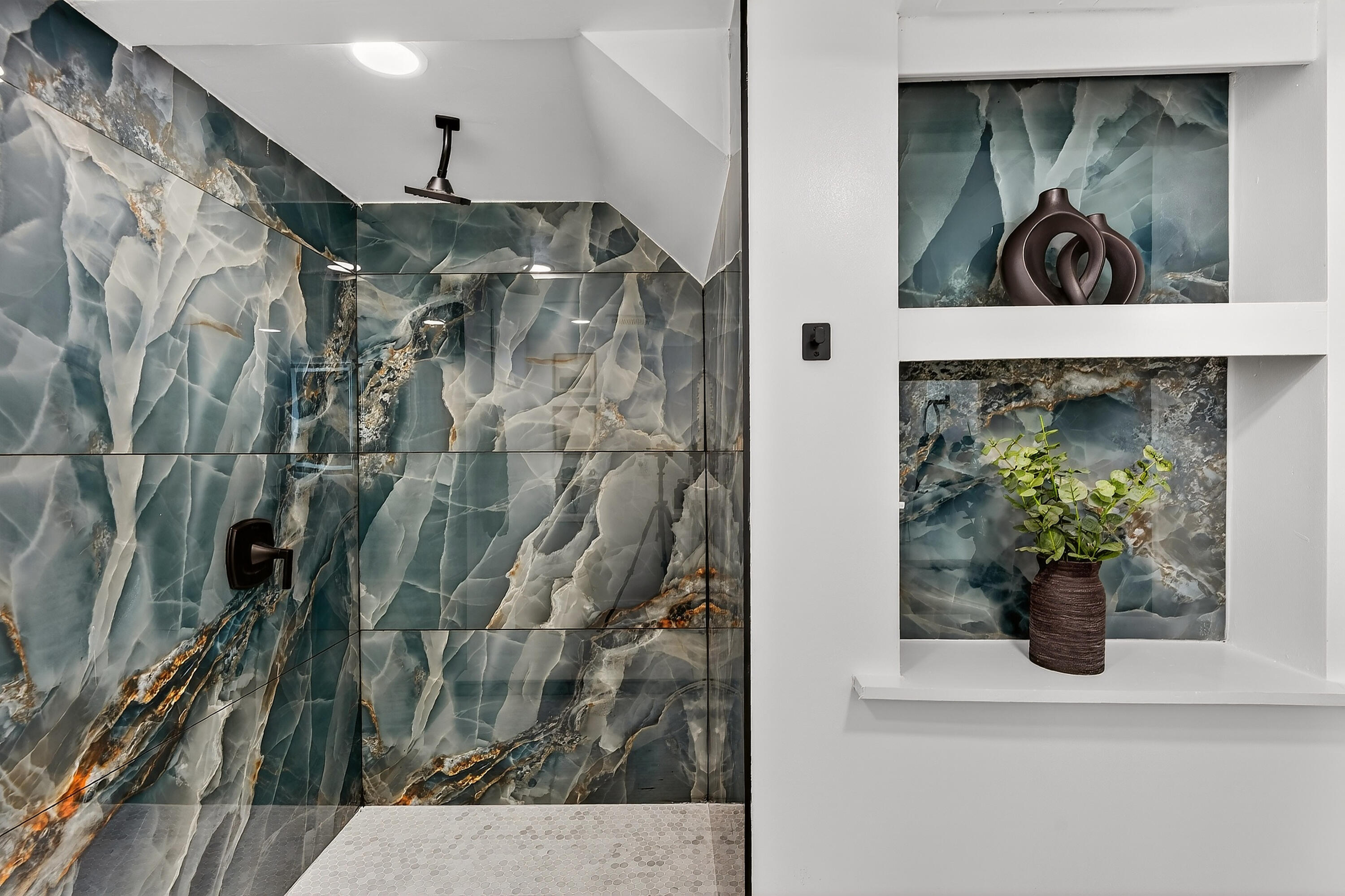 4648 South 14th Street Milwaukee, WI 53221 - Photo 25 of 30 Lower Level Full Bathroom