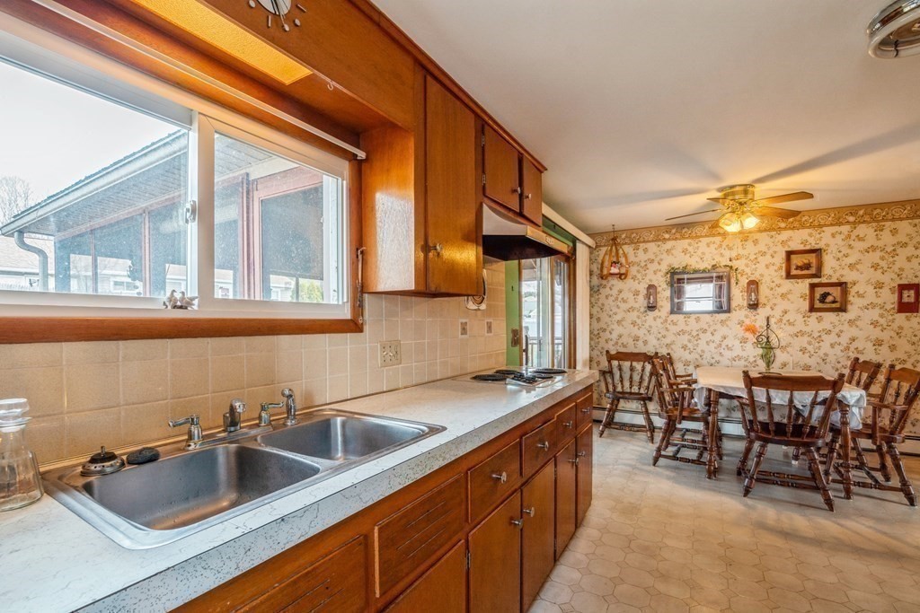 24 Westwood Road Webster, MA 01570 - Photo 14 of 40 Gallery Image 14