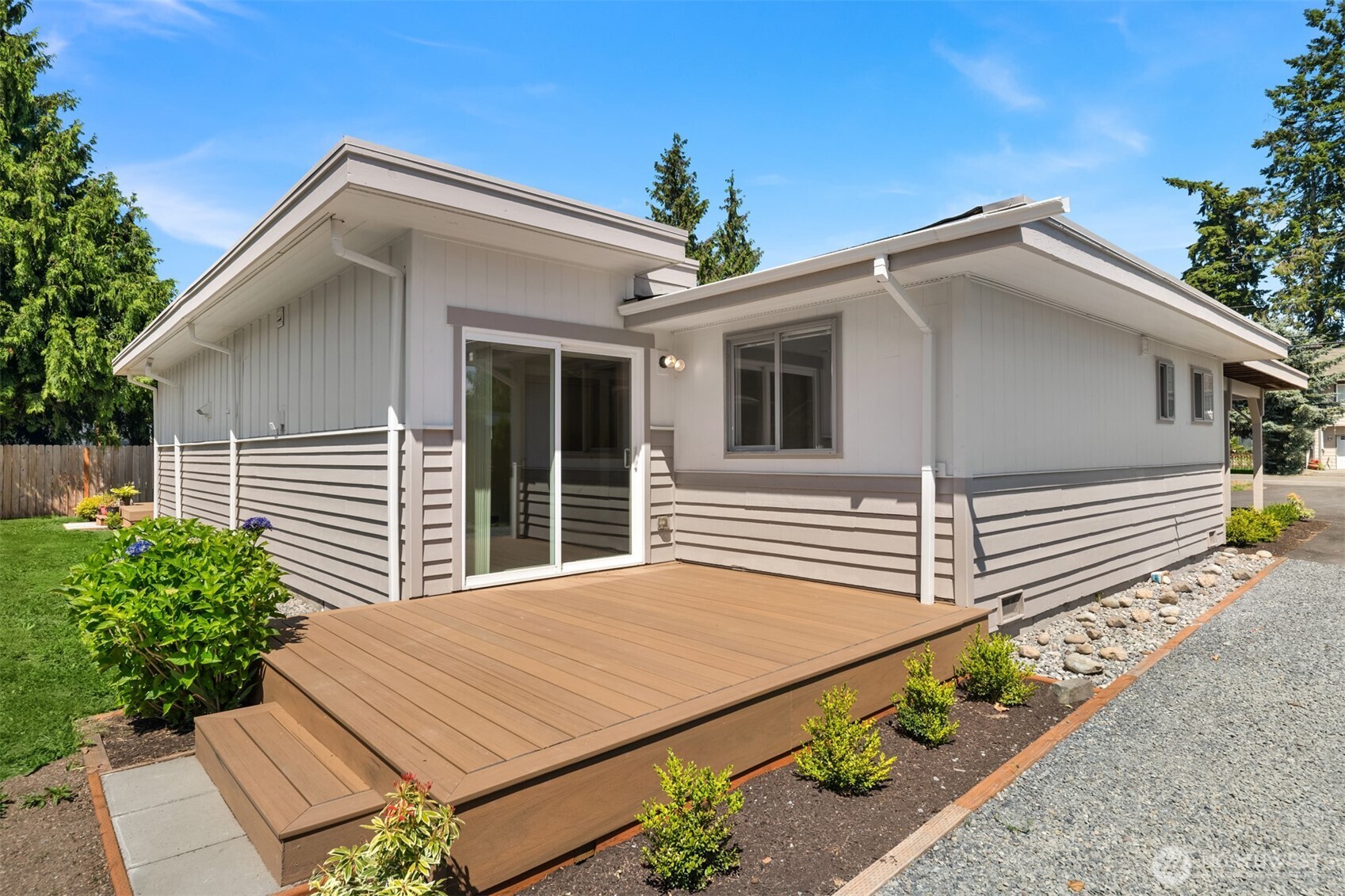 12018 Gibson Road Everett, WA 98204 - Photo 21 of 25