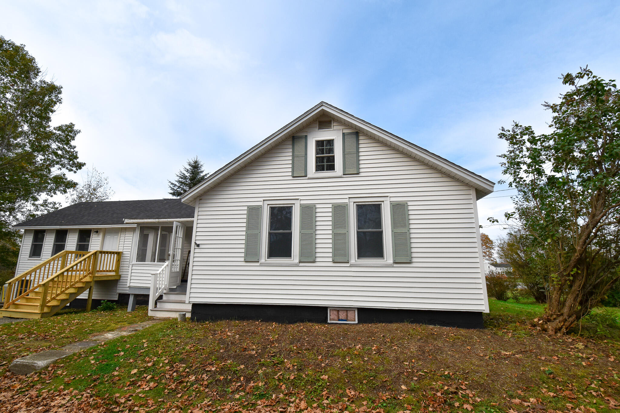 245 Main Street Corinth, ME 04427 - Photo 3 of 57 DSC_0132