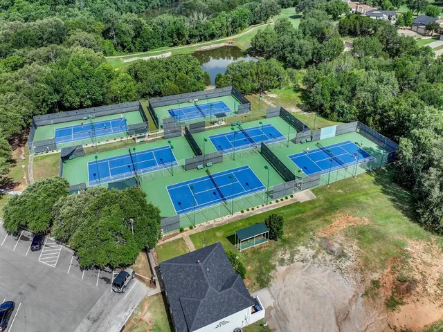 $1,675 | 8511 Westover Court, Unit 216, Granbury, TX 76049