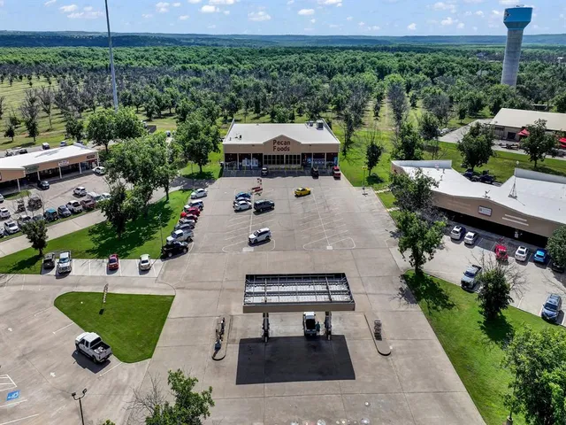 $1,675 | 8511 Westover Court, Unit 216, Granbury, TX 76049