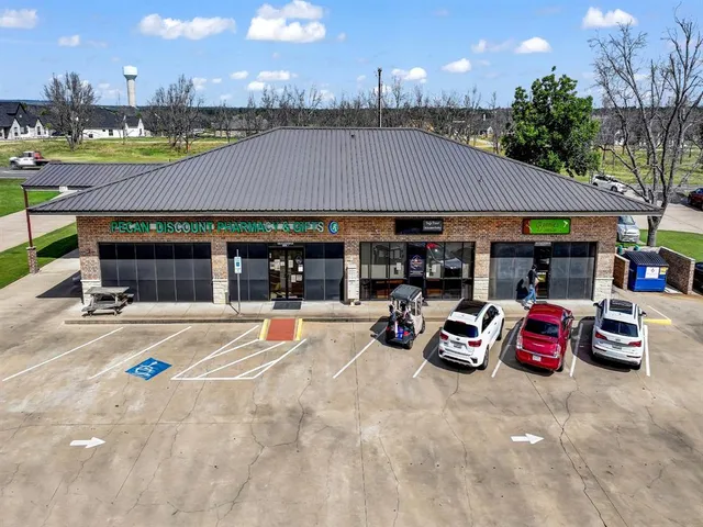 $1,675 | 8511 Westover Court, Unit 216, Granbury, TX 76049