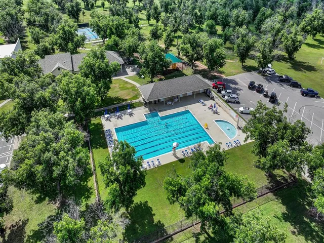 $1,675 | 8511 Westover Court, Unit 216, Granbury, TX 76049