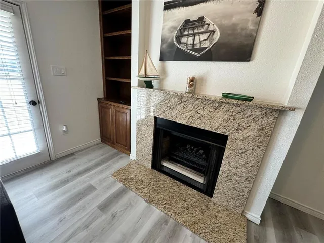 $1,675 | 8511 Westover Court, Unit 216, Granbury, TX 76049