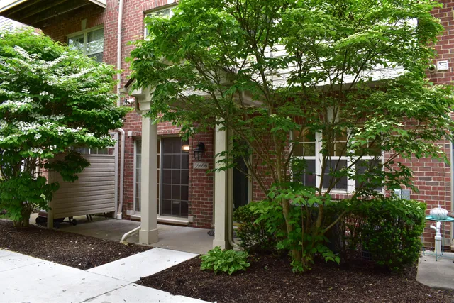 $2,200 | 39696 Rockcrest Lane, Northville, MI 48168