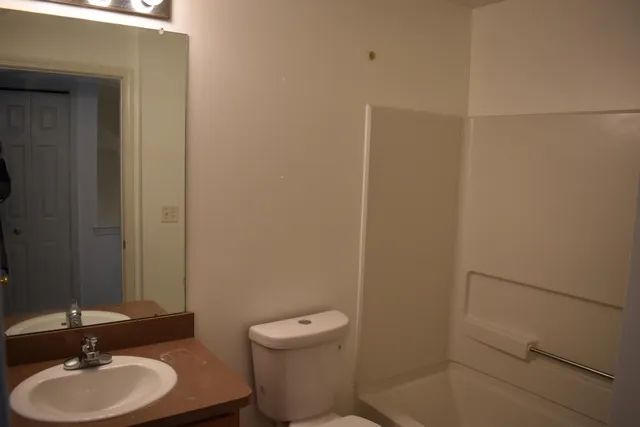 $2,200 | 39696 Rockcrest Lane, Northville, MI 48168